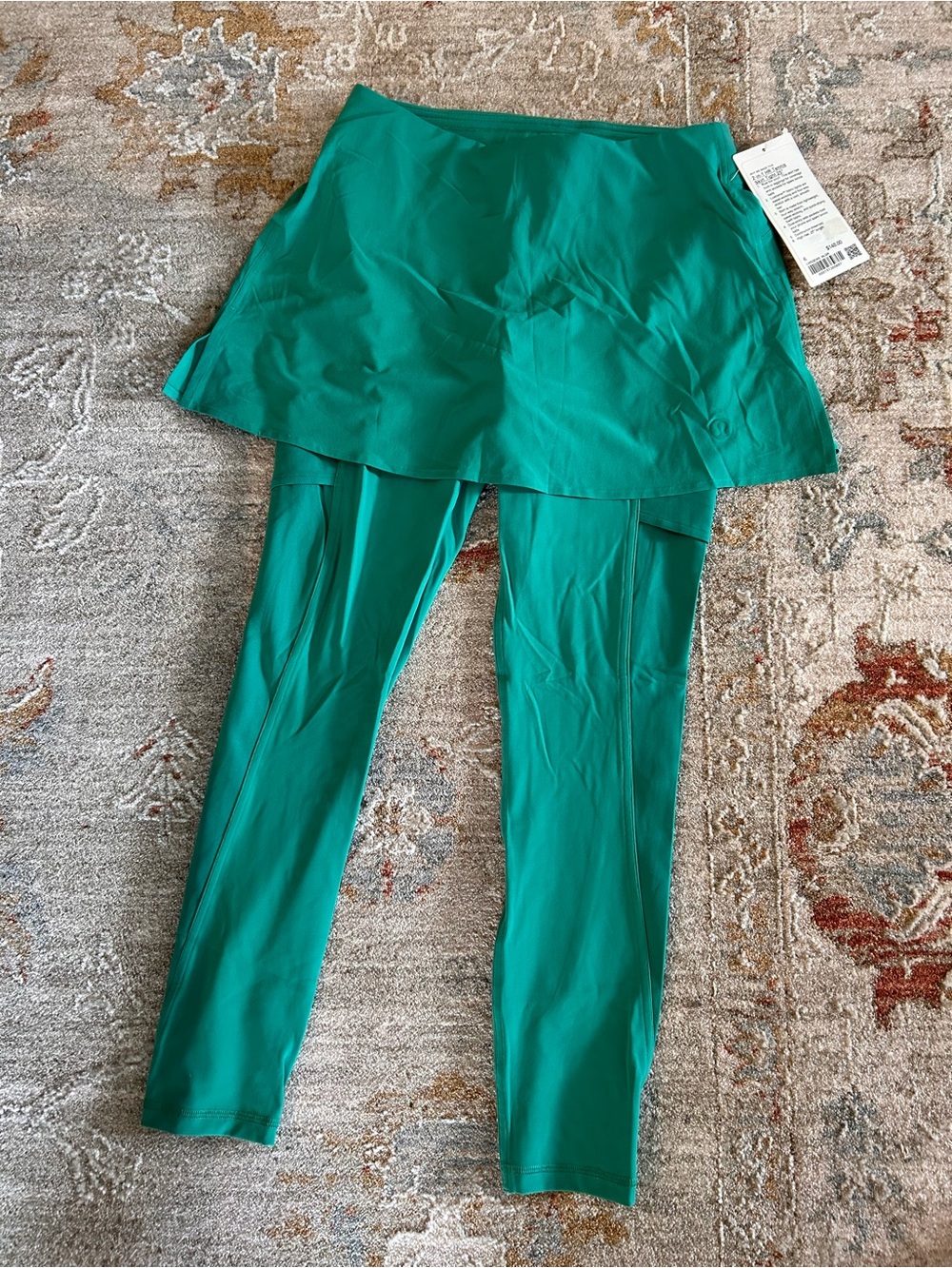 Lululemon teal activewear bottom 2 in 1 Tennis skirt NWT Size 6 Excellent